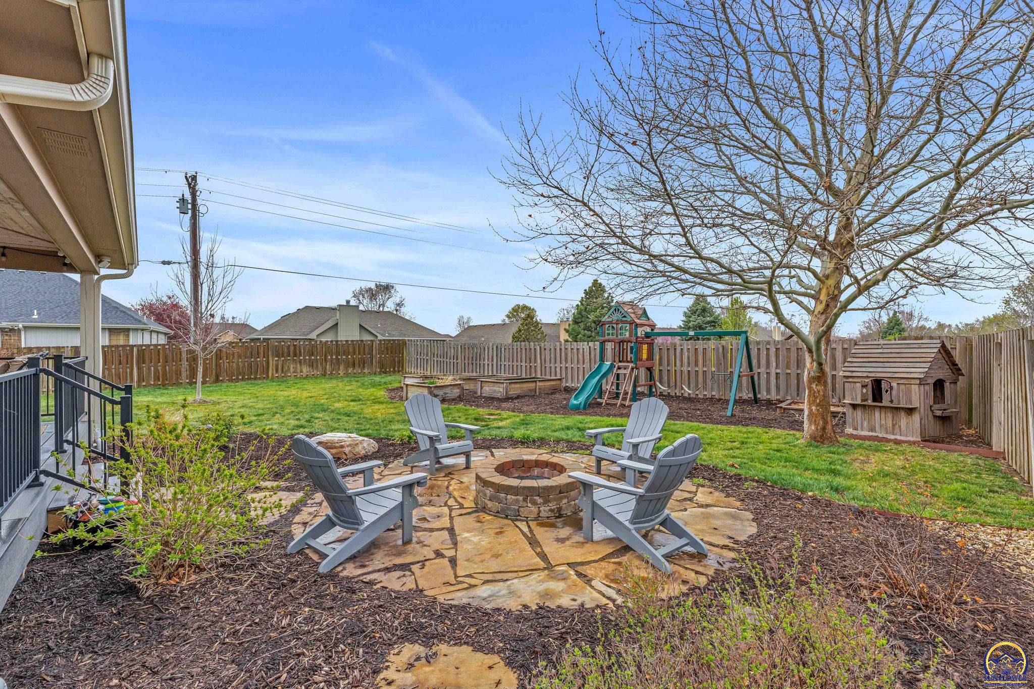 Topeka, Kansas 66614, United States, 5 Bedrooms Bedrooms, ,4 BathroomsBathrooms,Residential,Pending,61335