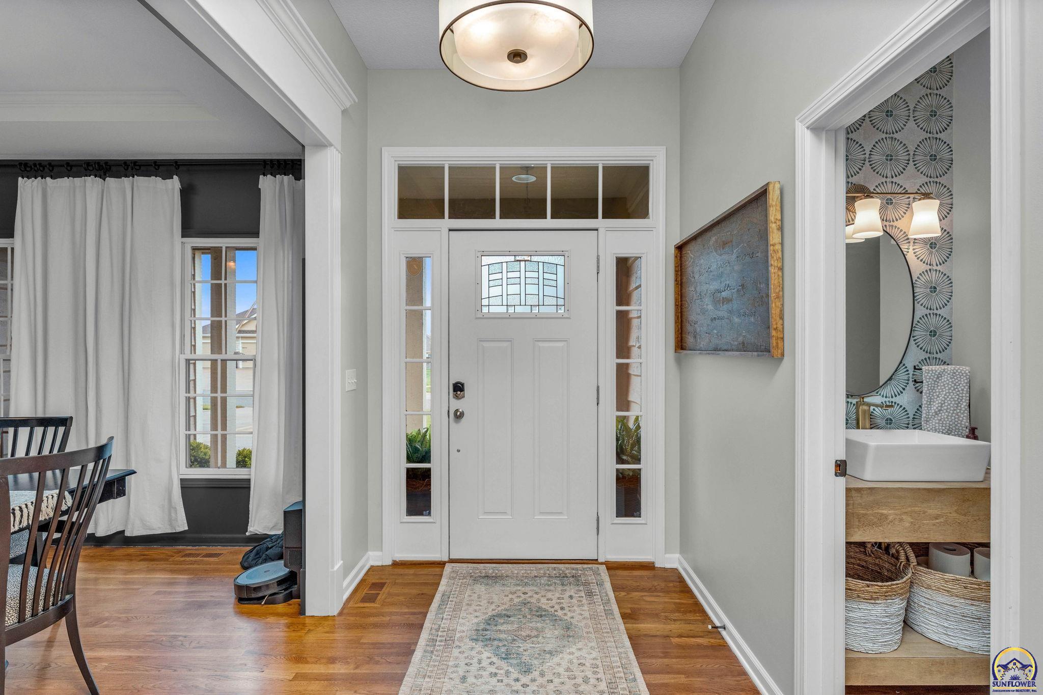 Topeka, Kansas 66614, United States, 5 Bedrooms Bedrooms, ,4 BathroomsBathrooms,Residential,Pending,61335