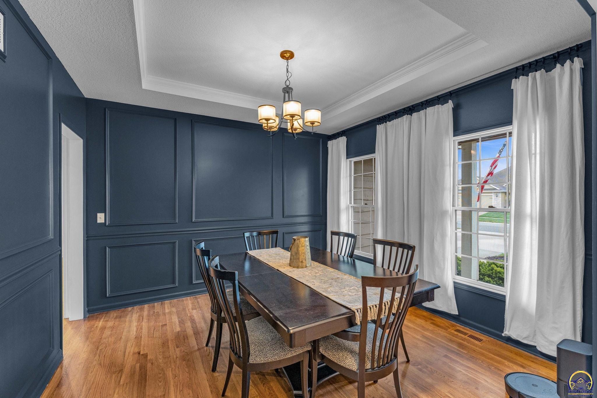 Topeka, Kansas 66614, United States, 5 Bedrooms Bedrooms, ,4 BathroomsBathrooms,Residential,Pending,61335