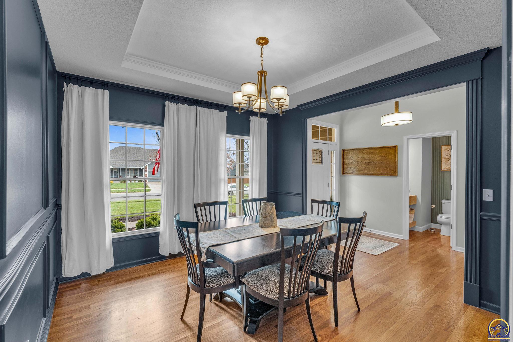 Topeka, Kansas 66614, United States, 5 Bedrooms Bedrooms, ,4 BathroomsBathrooms,Residential,Pending,61335