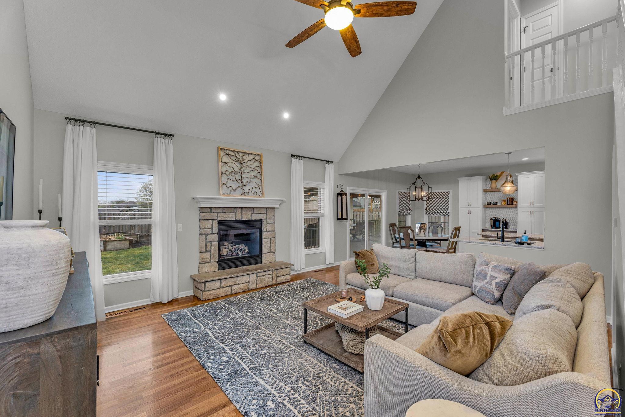 Topeka, Kansas 66614, United States, 5 Bedrooms Bedrooms, ,4 BathroomsBathrooms,Residential,Pending,61335