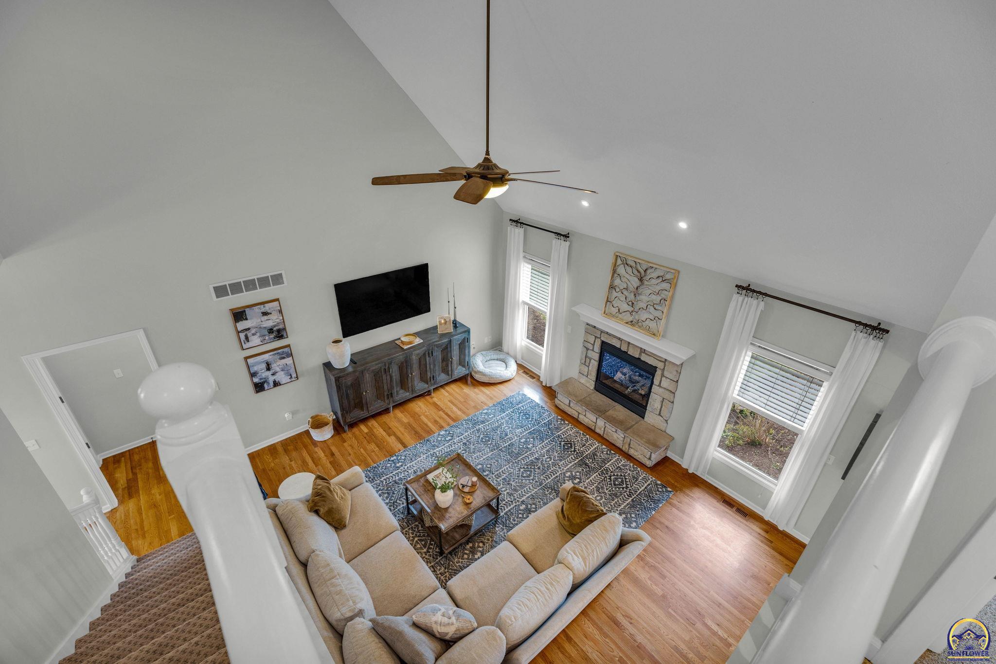 Topeka, Kansas 66614, United States, 5 Bedrooms Bedrooms, ,4 BathroomsBathrooms,Residential,Pending,61335