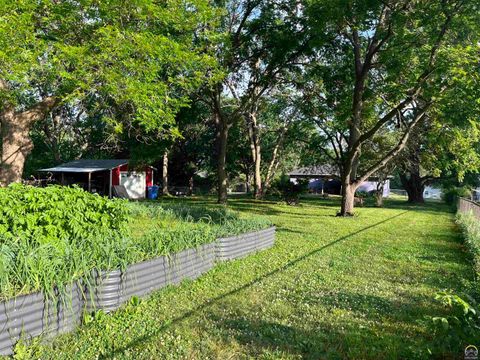 Tiny photo for 2769 SE Allen Dr, Topeka, KS 66605 (MLS # 244576)