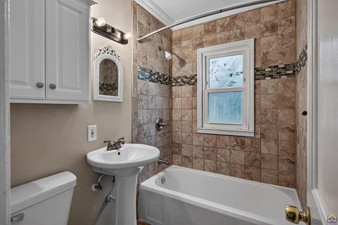 Tiny photo for 838 SW Webster Ave, Topeka, KS 66606 (MLS # 246330)