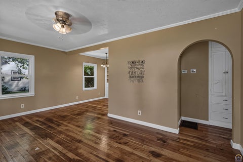 Tiny photo for 838 SW Webster Ave, Topeka, KS 66606 (MLS # 246330)