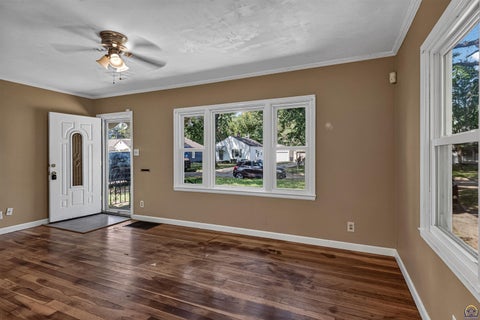Tiny photo for 838 SW Webster Ave, Topeka, KS 66606 (MLS # 246330)