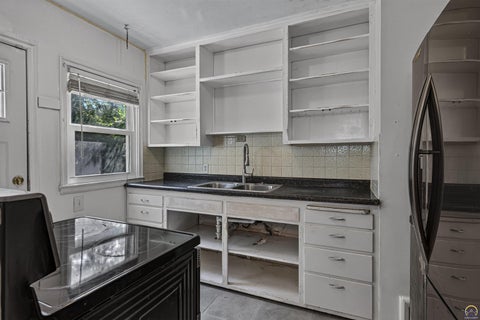 Tiny photo for 838 SW Webster Ave, Topeka, KS 66606 (MLS # 246330)