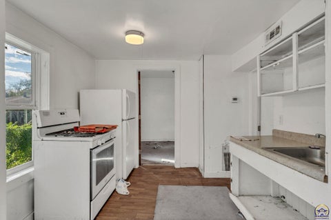 Tiny photo for 2820 SE Massachusetts Ave, Topeka, KS 66605 (MLS # 247143)