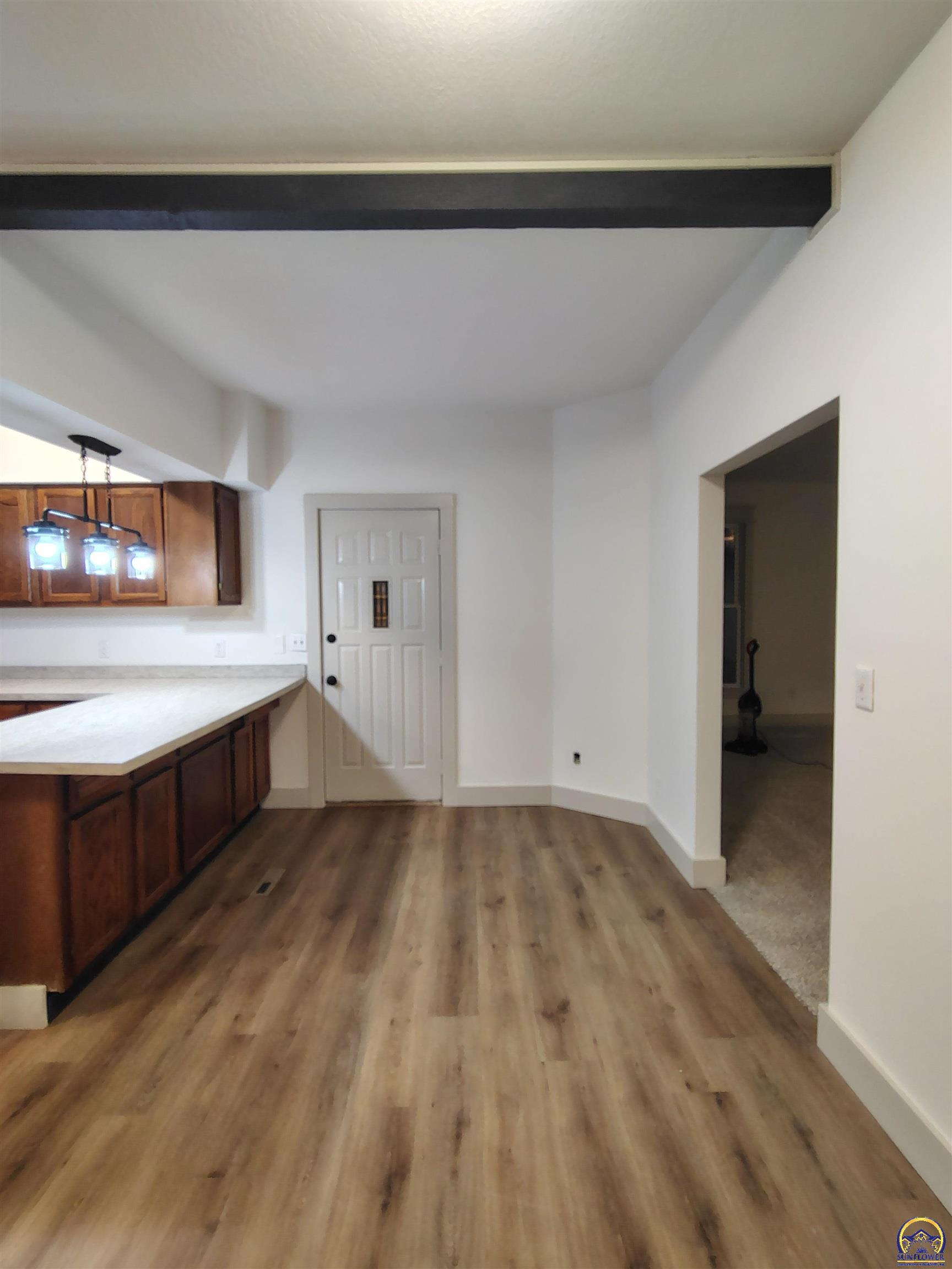 Topeka, Kansas 66616, United States, 3 Bedrooms Bedrooms, ,2 BathroomsBathrooms,Residential,Pending,118701