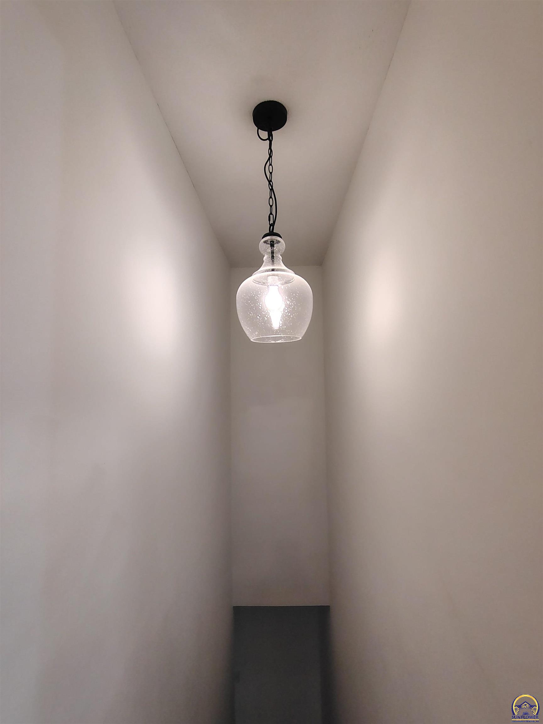 Topeka, Kansas 66616, United States, 3 Bedrooms Bedrooms, ,2 BathroomsBathrooms,Residential,Pending,118701