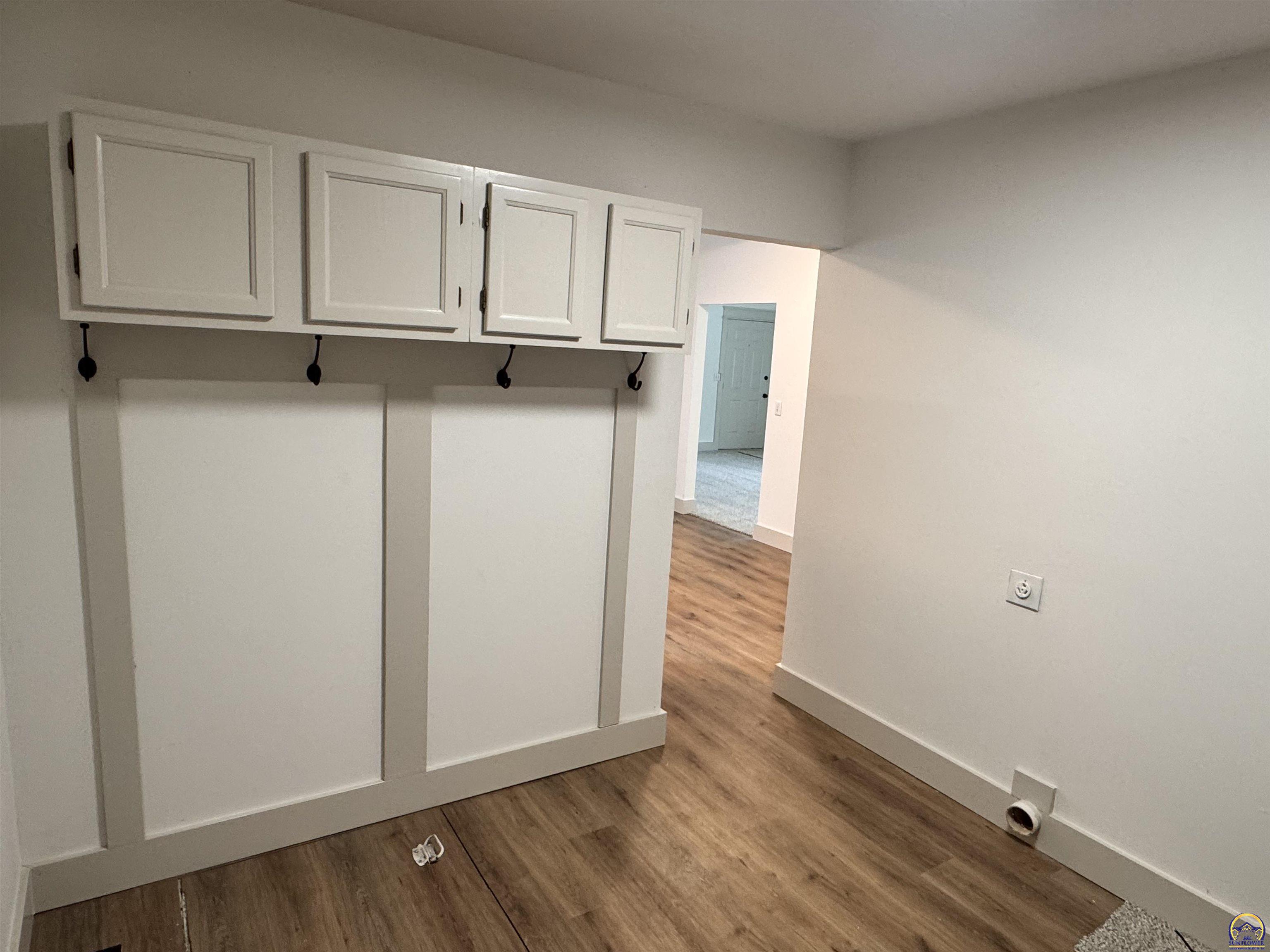 Topeka, Kansas 66616, United States, 3 Bedrooms Bedrooms, ,2 BathroomsBathrooms,Residential,Pending,118701