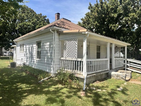 Tiny photo for 521 Elm St, Cottonwood Falls, KS 66845 (MLS # 246209)