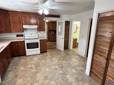 Tiny photo for 521 Elm St, Cottonwood Falls, KS 66845 (MLS # 246209)