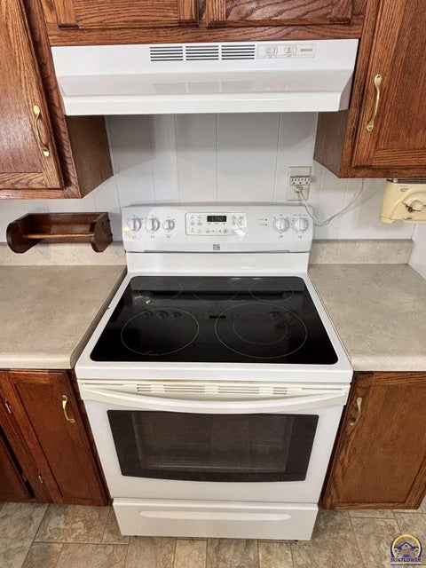 Tiny photo for 521 Elm St, Cottonwood Falls, KS 66845 (MLS # 246209)