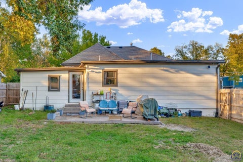 Tiny photo for 3301 SW 7th St, Topeka, KS 66606 (MLS # 246947)