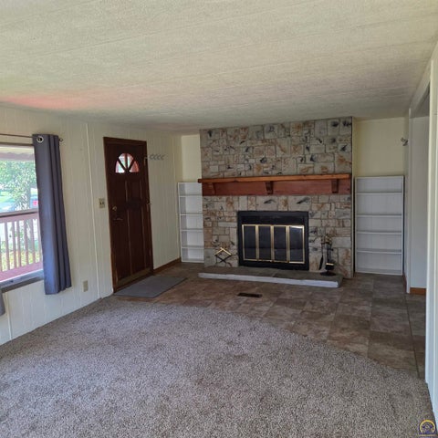 Tiny photo for 118 SE Willow Way, Topeka, KS 66609 (MLS # 246285)