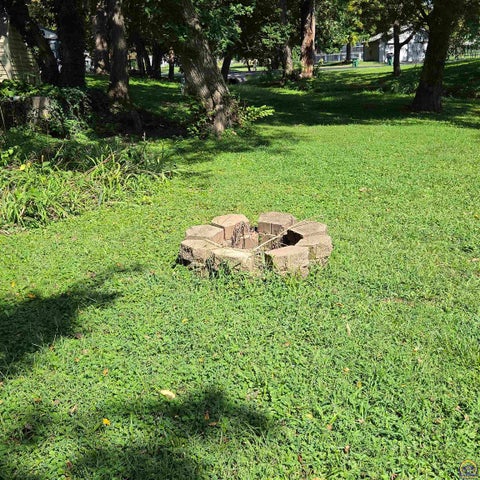 Tiny photo for 118 SE Willow Way, Topeka, KS 66609 (MLS # 246285)
