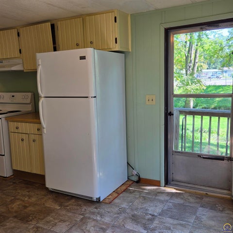 Tiny photo for 118 SE Willow Way, Topeka, KS 66609 (MLS # 246285)