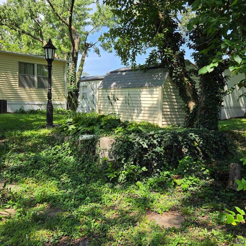 Tiny photo for 118 SE Willow Way, Topeka, KS 66609 (MLS # 246285)