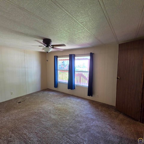 Tiny photo for 118 SE Willow Way, Topeka, KS 66609 (MLS # 246285)