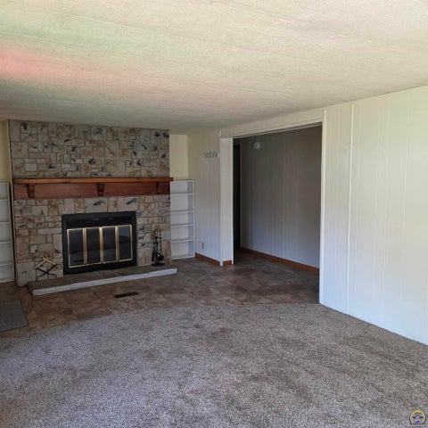 Tiny photo for 118 SE Willow Way, Topeka, KS 66609 (MLS # 246285)