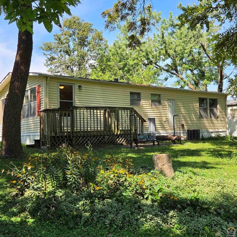 Tiny photo for 118 SE Willow Way, Topeka, KS 66609 (MLS # 246285)