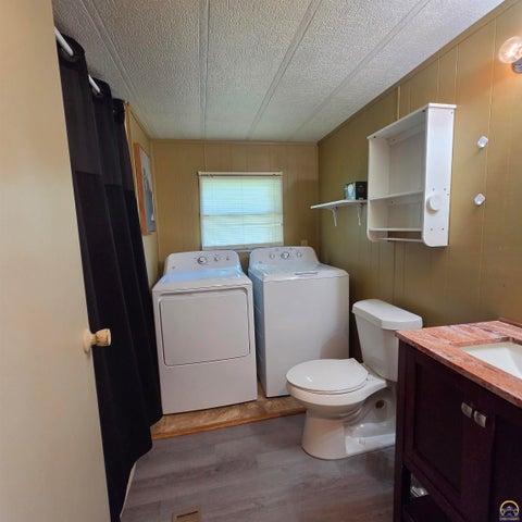 Tiny photo for 118 SE Willow Way, Topeka, KS 66609 (MLS # 246285)