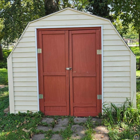 Tiny photo for 118 SE Willow Way, Topeka, KS 66609 (MLS # 246285)