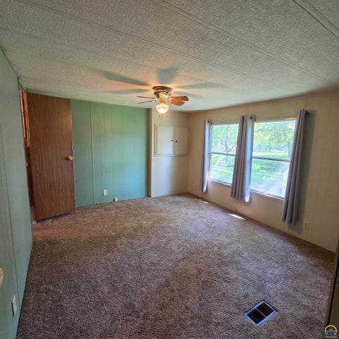 Tiny photo for 118 SE Willow Way, Topeka, KS 66609 (MLS # 246285)