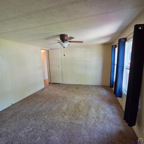 Tiny photo for 118 SE Willow Way, Topeka, KS 66609 (MLS # 246285)