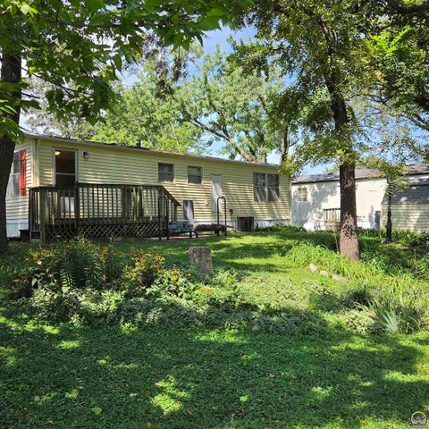 Tiny photo for 118 SE Willow Way, Topeka, KS 66609 (MLS # 246285)