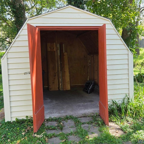 Tiny photo for 118 SE Willow Way, Topeka, KS 66609 (MLS # 246285)