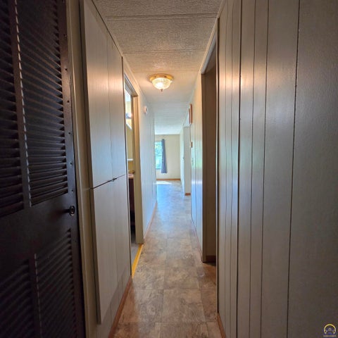 Tiny photo for 118 SE Willow Way, Topeka, KS 66609 (MLS # 246285)