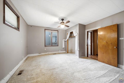 Tiny photo for 303 Market St, Osage City, KS 66523 (MLS # 245234)
