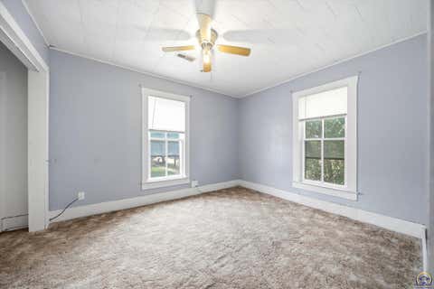 Tiny photo for 303 Market St, Osage City, KS 66523 (MLS # 245234)