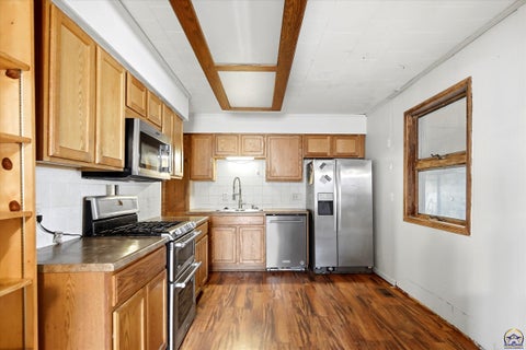 Tiny photo for 303 Market St, Osage City, KS 66523 (MLS # 245234)