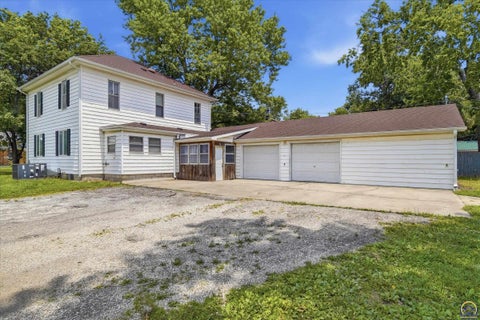 Tiny photo for 303 Market St, Osage City, KS 66523 (MLS # 245234)