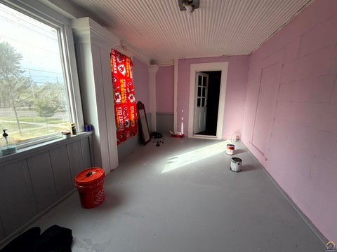 Tiny photo for 1050 SW 12th St #1198 SW Clay St, Topeka, KS 66604 (MLS # 247136)