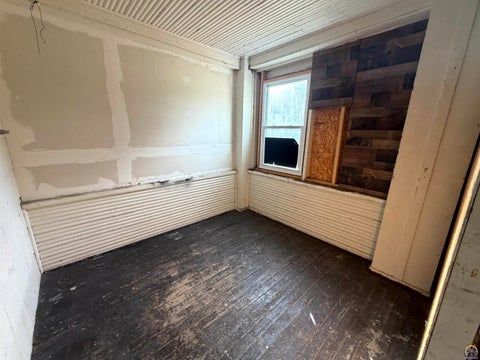 Tiny photo for 1050 SW 12th St #1198 SW Clay St, Topeka, KS 66604 (MLS # 247136)