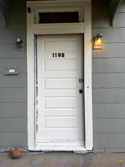 Tiny photo for 1050 SW 12th St #1198 SW Clay St, Topeka, KS 66604 (MLS # 247136)