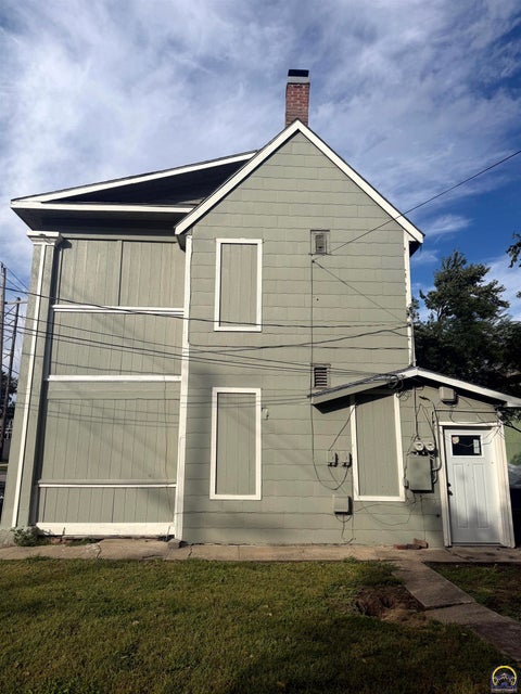 Tiny photo for 1050 SW 12th St #1198 SW Clay St, Topeka, KS 66604 (MLS # 247136)
