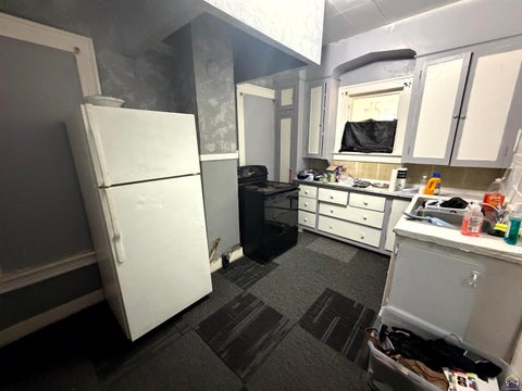 Tiny photo for 1050 SW 12th St #1198 SW Clay St, Topeka, KS 66604 (MLS # 247136)