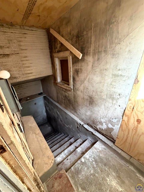 Tiny photo for 1050 SW 12th St #1198 SW Clay St, Topeka, KS 66604 (MLS # 247136)