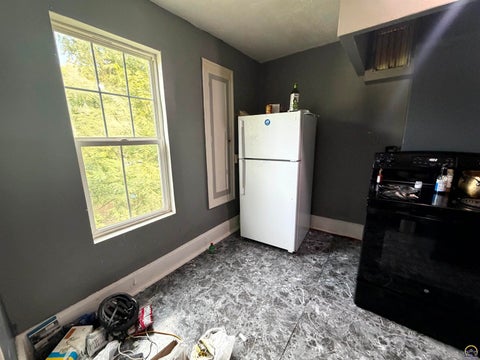 Tiny photo for 1050 SW 12th St #1198 SW Clay St, Topeka, KS 66604 (MLS # 247136)