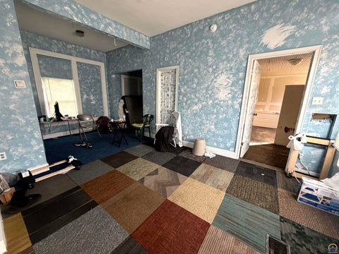 Tiny photo for 1050 SW 12th St #1198 SW Clay St, Topeka, KS 66604 (MLS # 247136)