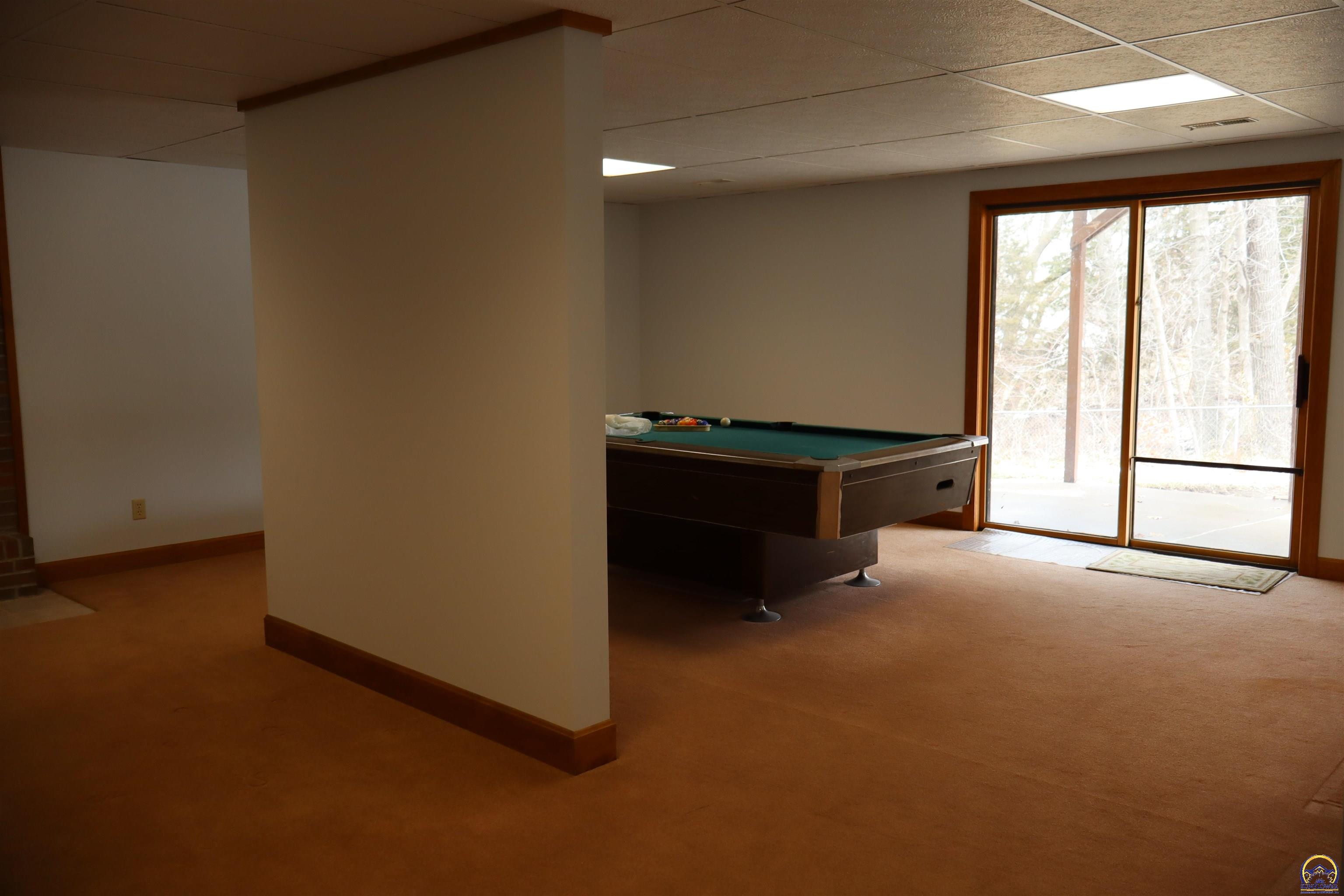 Holton, Kansas 66436, United States, 4 Bedrooms Bedrooms, ,3 BathroomsBathrooms,Residential,Pending,84976