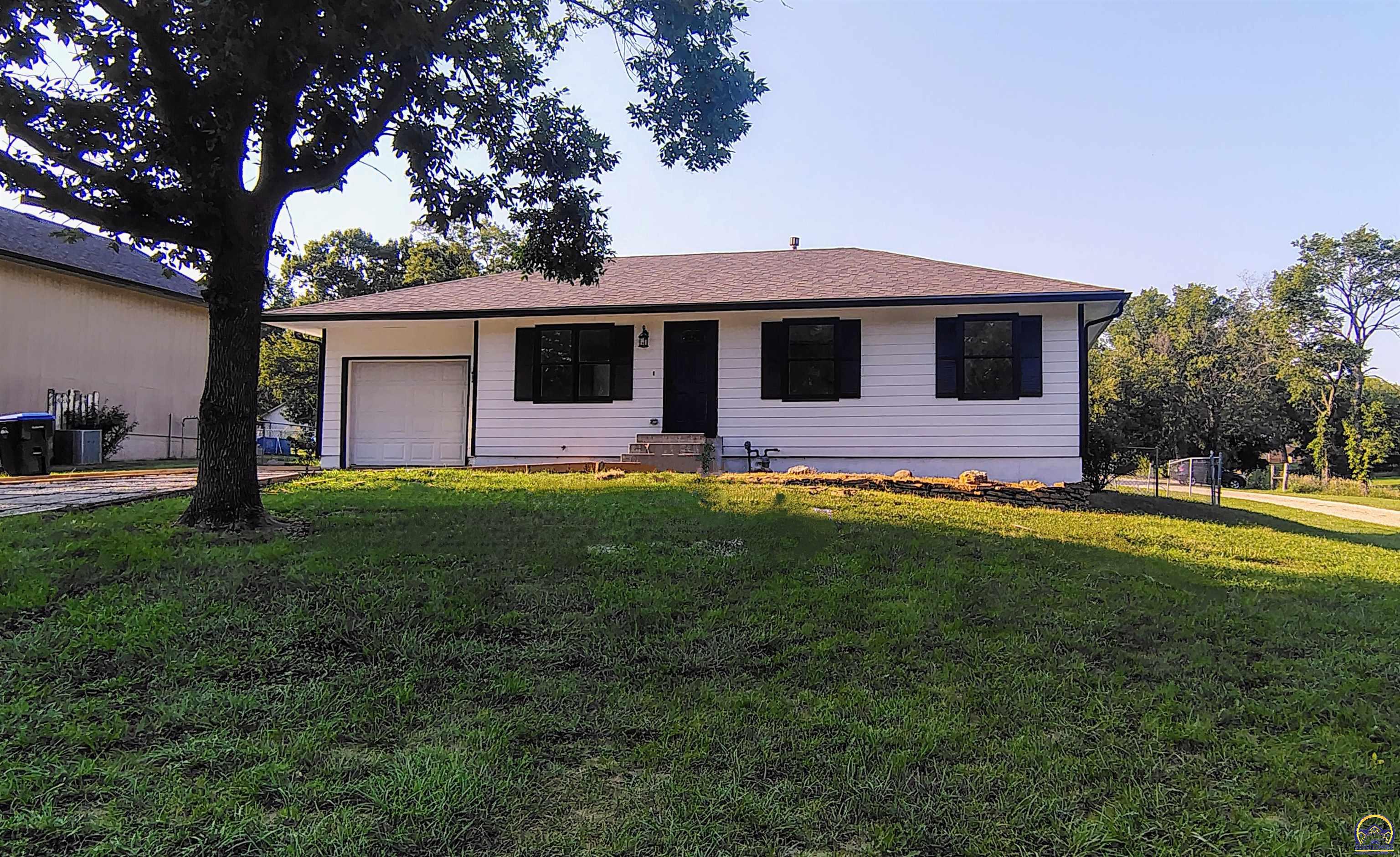 Auburn, Kansas 66402, United States, 3 Bedrooms Bedrooms, ,1 BathroomBathrooms,Residential,Pending,188281