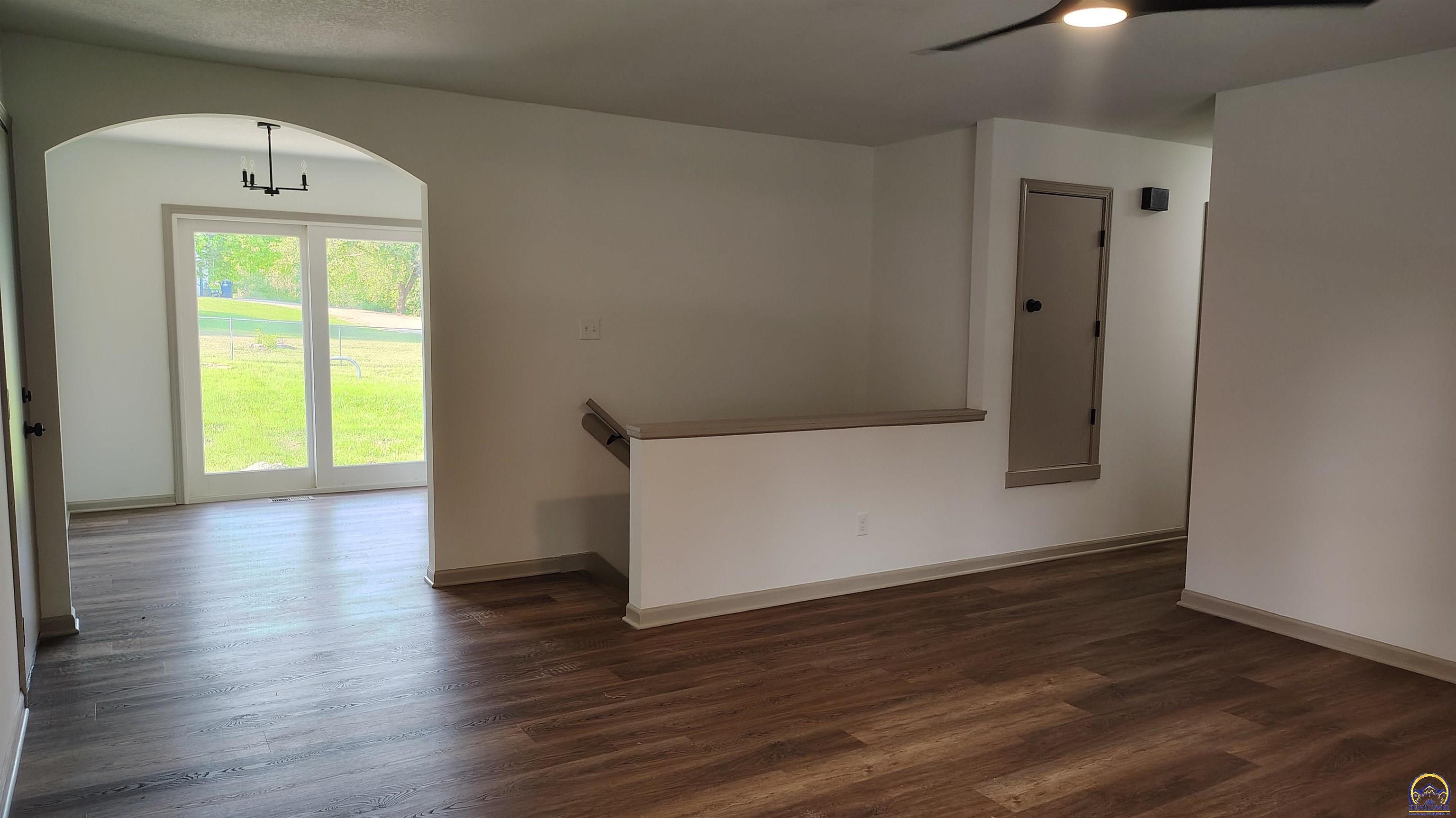 Auburn, Kansas 66402, United States, 3 Bedrooms Bedrooms, ,1 BathroomBathrooms,Residential,Pending,188281