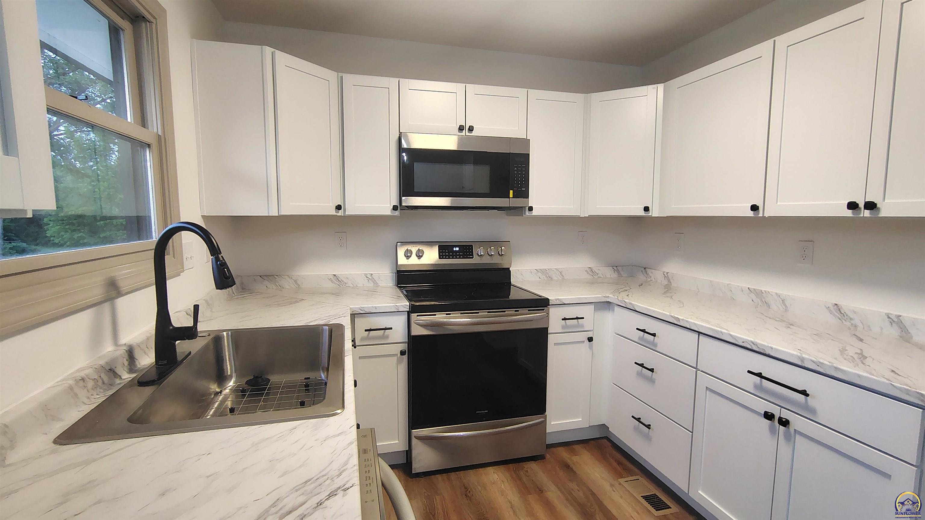 Auburn, Kansas 66402, United States, 3 Bedrooms Bedrooms, ,1 BathroomBathrooms,Residential,Pending,188281