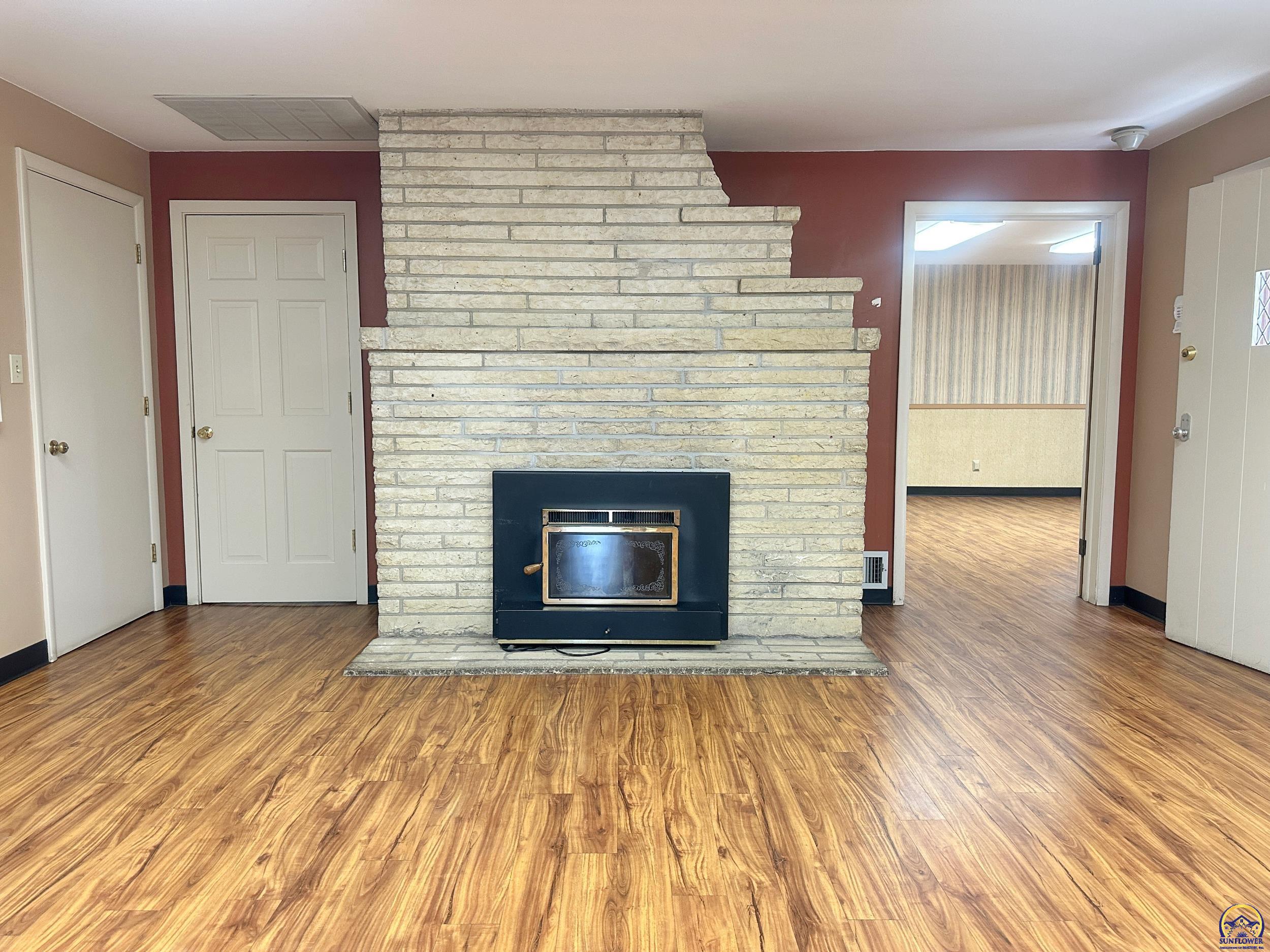 Topeka, Kansas 66605, United States, ,Residential,Active,238381